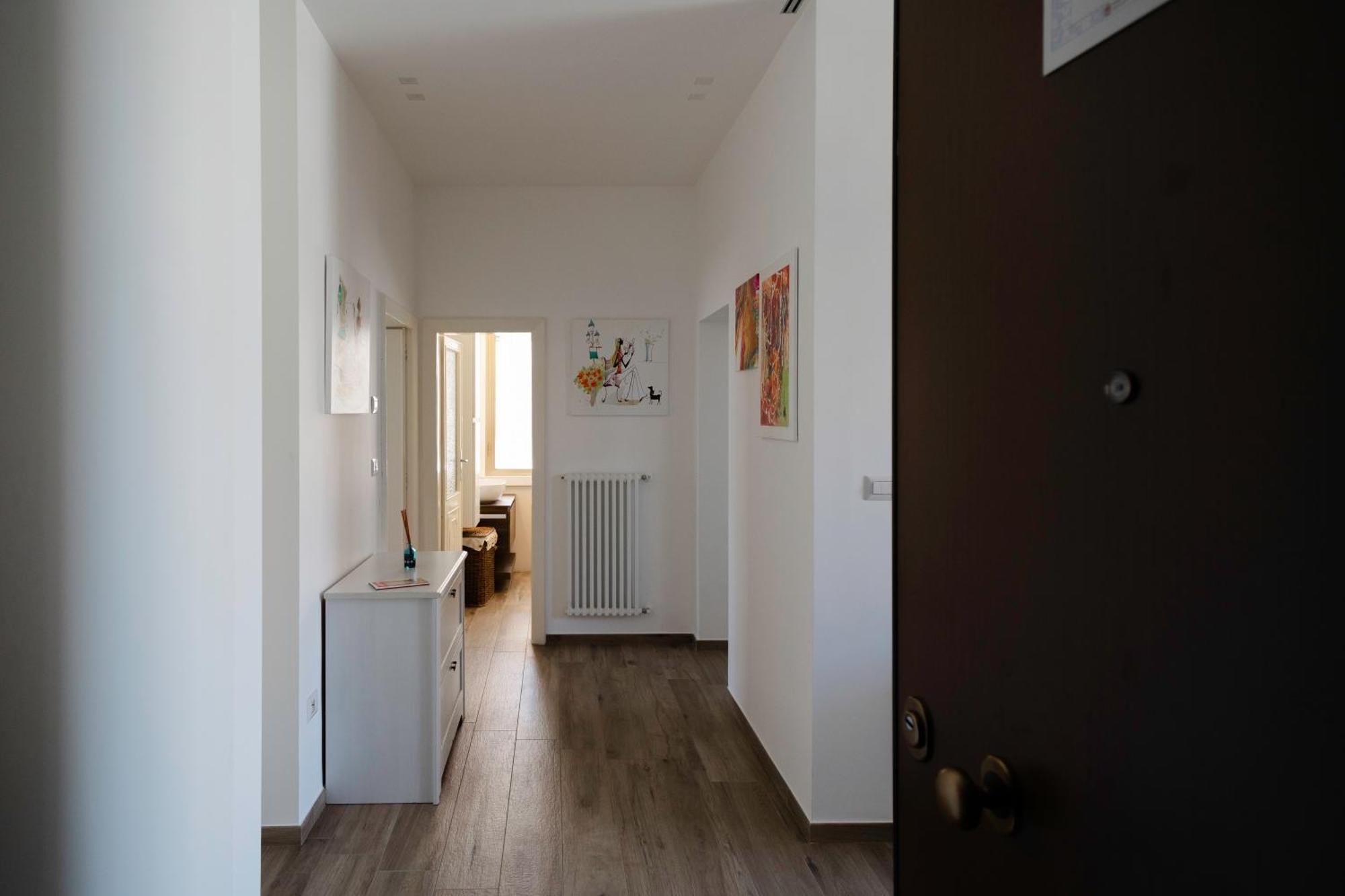 Sunrise Waterfront - Central Apartment With Sea View Balcony - Мольфетта Экстерьер фото